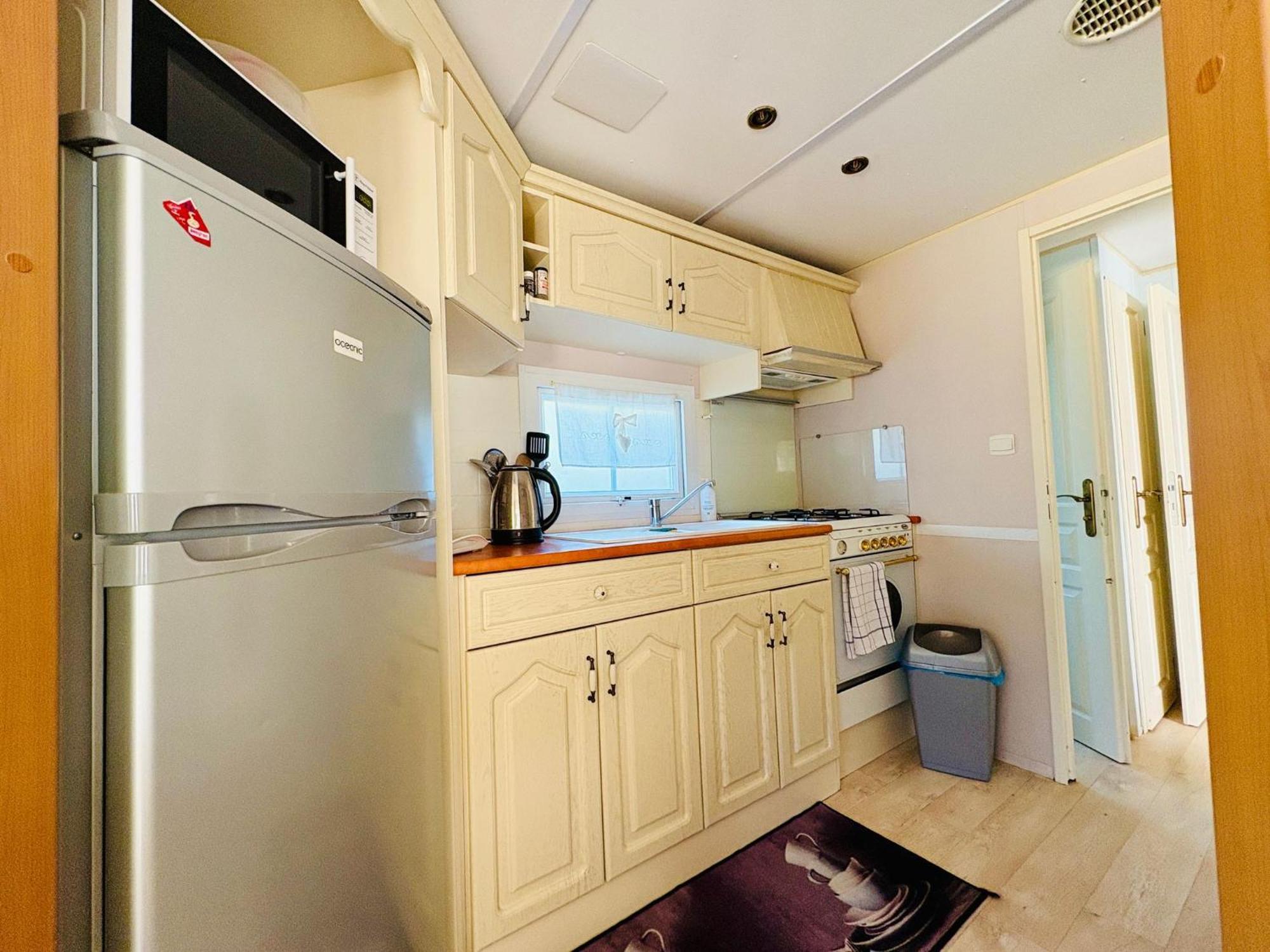 Mobil'Home Climatise Terrain Prive Proche Du Zoo De La Palmyre Les Mathes Zewnętrze zdjęcie